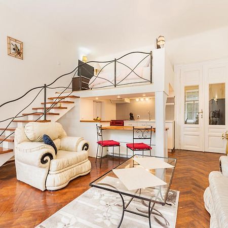 Hera Apartment - Old Town 布拉索夫 外观 照片